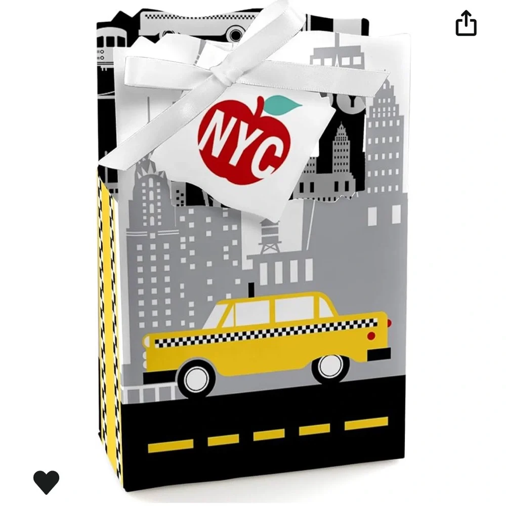 NWT‼️ 12 NYC Big Apple Theme Party Favor Boxes Containers Cityscape Gift Bags